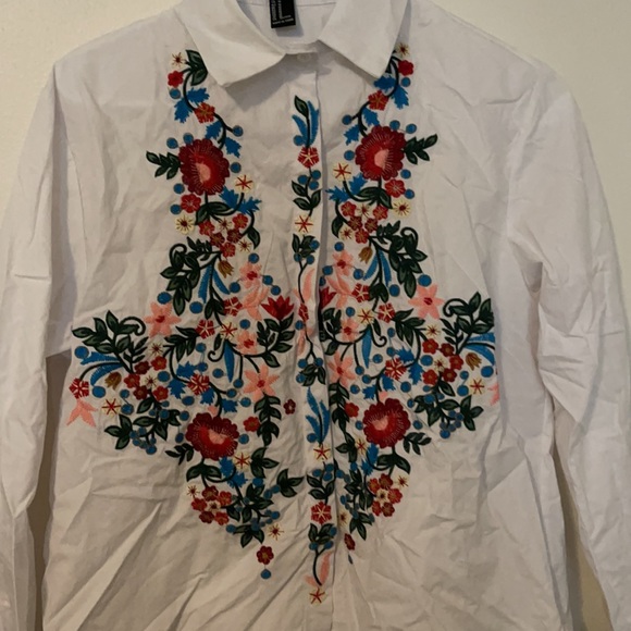 Forever 21 Flower Embroidered Shirt - Picture 3 of 5